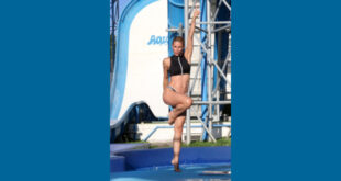Michelle Hunziker in forma invidiabile ad Aquafan di Riccione