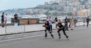 Roller Skating Festival sul lungomare di Napoli. Foto di Max Bonaccorsi dal Web